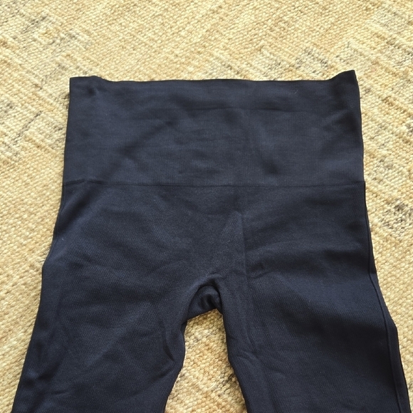 SPANX Dark Blue Leggings - Picture 2 of 3